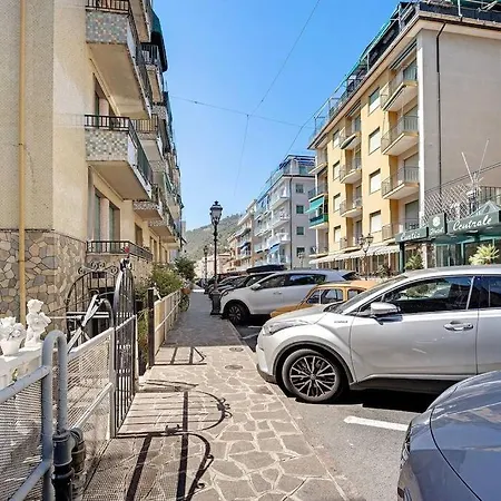 Lejlighed La Bouganville A 50 M Dal Mare *